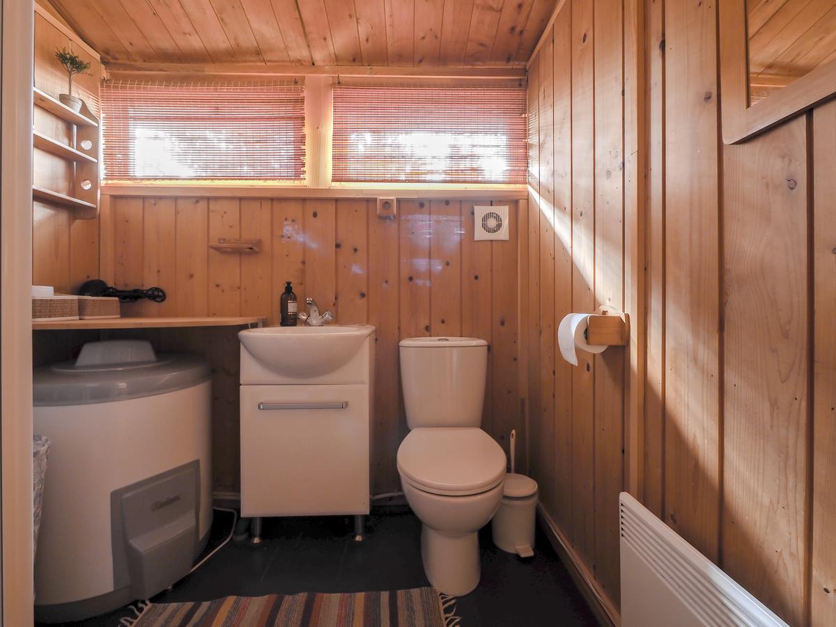 Lovely Cabin In The Capital Area With Hot Tube Hafnarfjörður Bagian luar foto